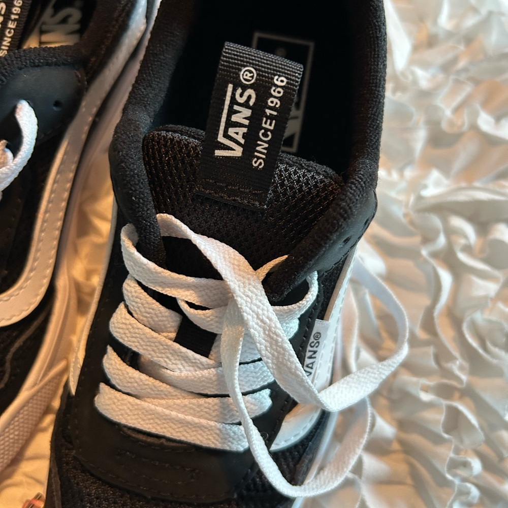 Vans Kids Classic Black and White Sneakers • 3 • NWT - Picture 7 of 7
